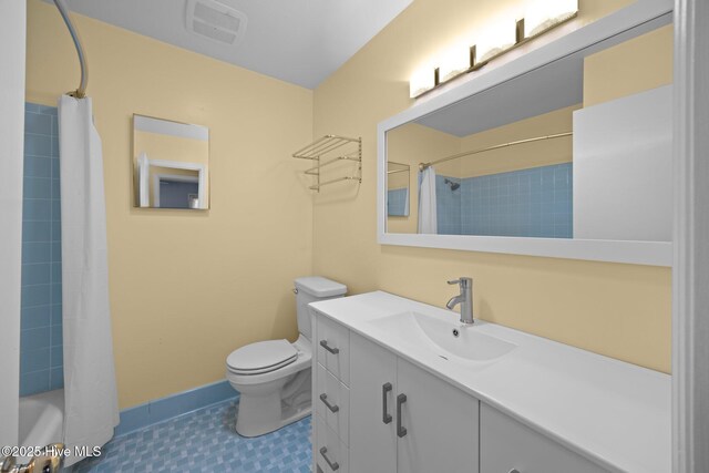 full bathroom featuring vanity, toilet, baseboards, shower / tub combo, and visible vents
