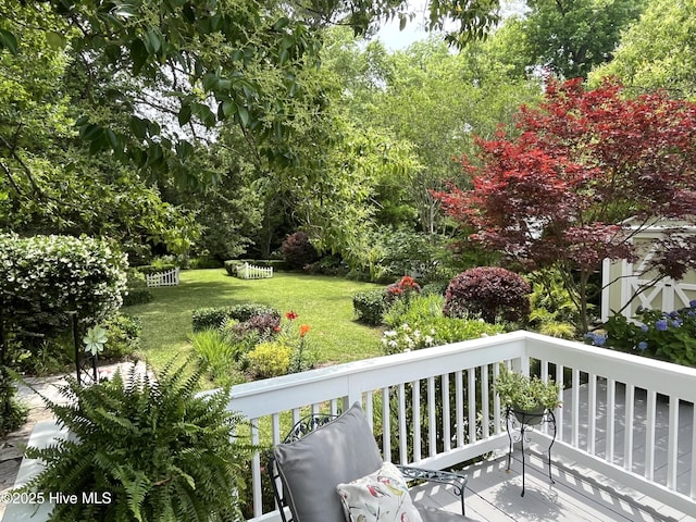 102 N 25th St, Wilmington, NC 28405 - wooden terrace featuring a yard