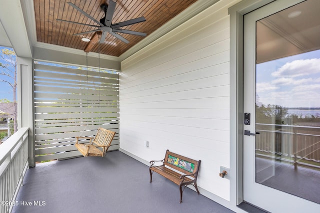 balcony featuring a ceiling fan