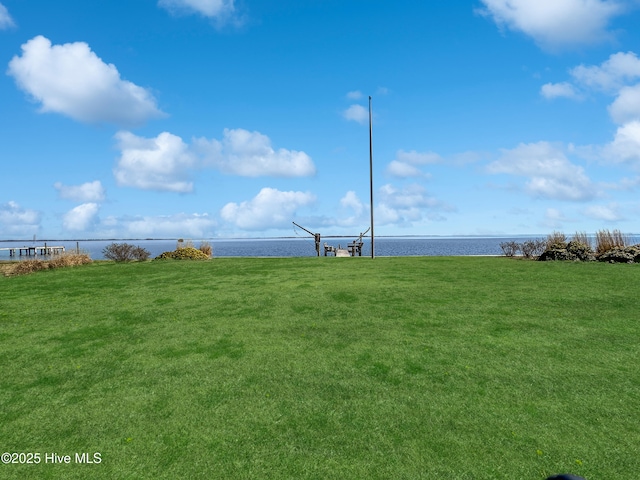 view of yard featuring a water view