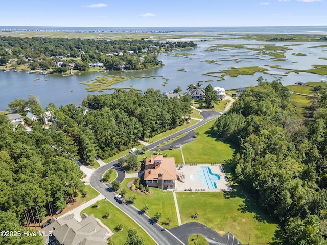 bird's eye view with a water view