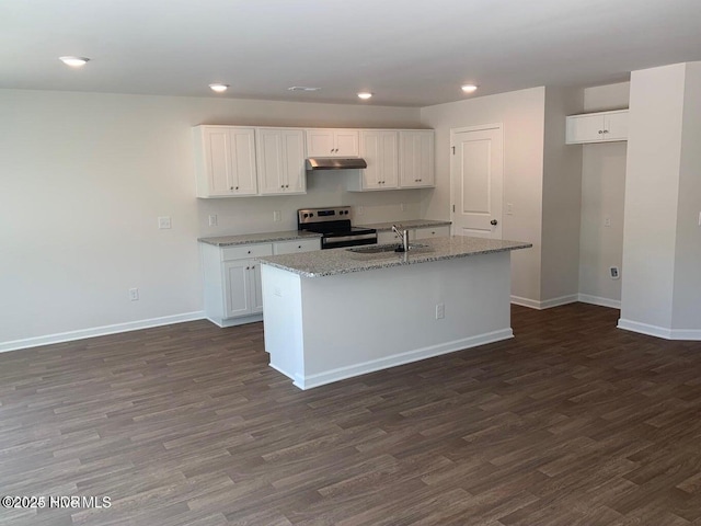 kitchen with a sink, white cabinetry, stainless steel range with electric stovetop, under cabinet range hood, and baseboards