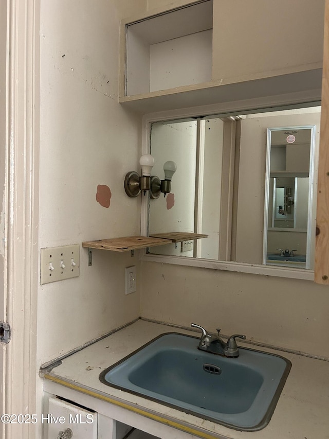 500 Rowan Rd, Clinton, NC 28328 - bathroom with vanity