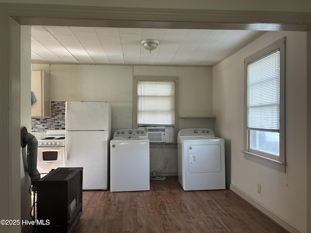 500 Rowan Rd, Clinton, NC 28328 - laundry area with washer / clothes dryer, cooling unit, dark wood-type flooring, plenty of natural light, and crown molding