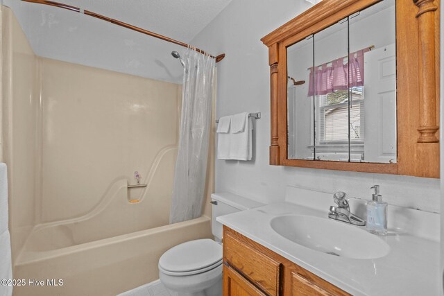 1 Vail Pl, Pinehurst, NC 28374 - bedroom featuring ceiling fan, light wood-style flooring, baseboards, and visible vents