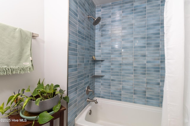 206 Robin Ln, Edenton, NC 27932 - full bathroom featuring shower / tub combo with curtain