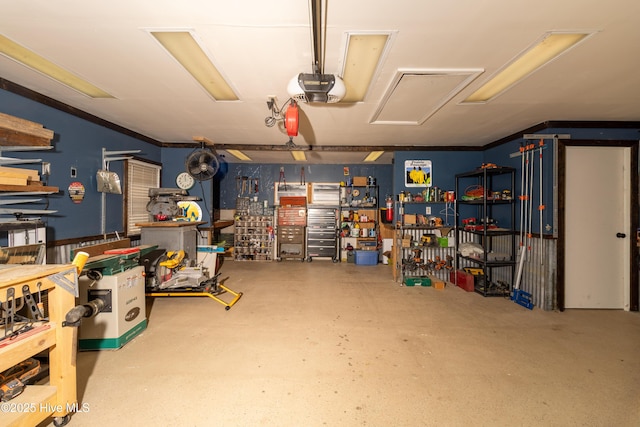 206 Robin Ln, Edenton, NC 27932 - garage featuring a garage door opener