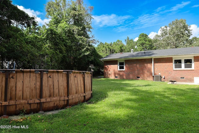 304 Sheffield Rd, Jacksonville, NC 28546 - view of yard featuring central AC unit
