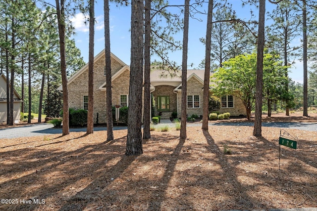 view of front facade with brick siding