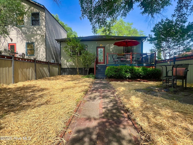 1120 S 3rd St, Wilmington, NC 28401 - view of front of property featuring a deck
