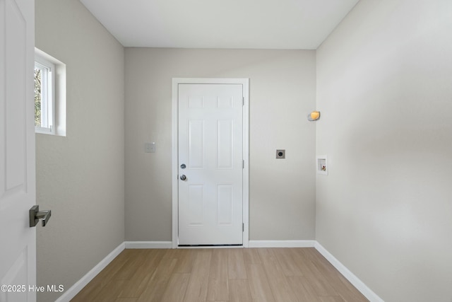 810 Morgan St, Elizabeth City, NC 27909 - entryway featuring light wood finished floors and baseboards