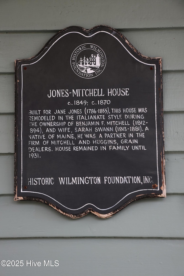 view of exterior details