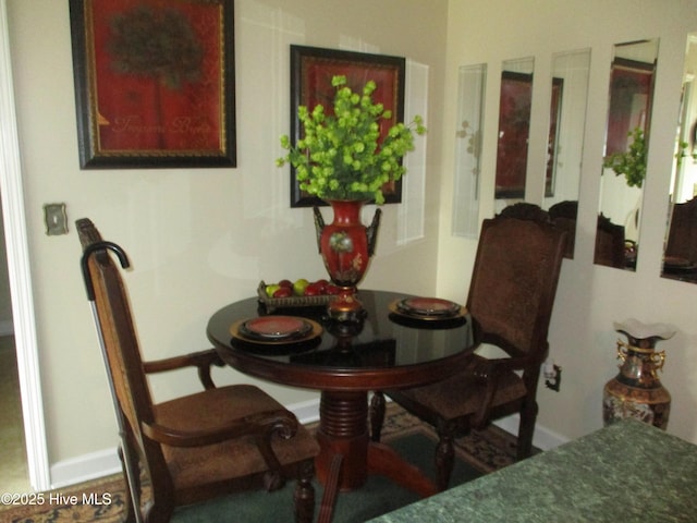 3550 Grainger Station Rd, Grifton, NC 28530 - dining area featuring baseboards