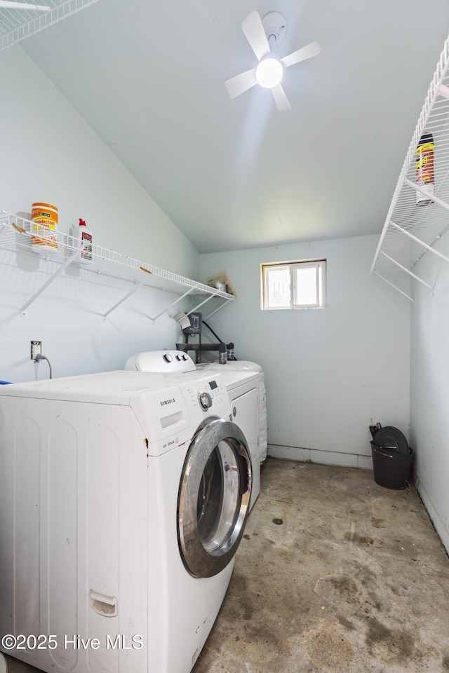 117 Brookfield Dr, Wilmington, NC 28405 - laundry area featuring washing machine and clothes dryer and a ceiling fan