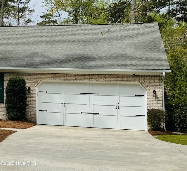 511 Pine Valley Dr, Morehead City, NC 28557 - garage with driveway