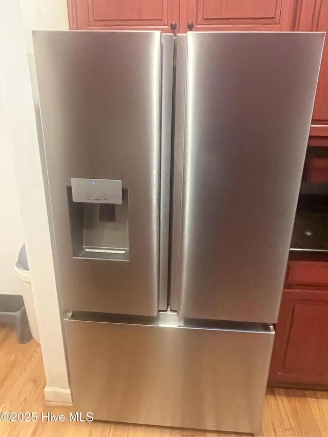 117 Creekview Rd, New Bern, NC 28562 - indoor wet bar featuring fridge and a textured wall