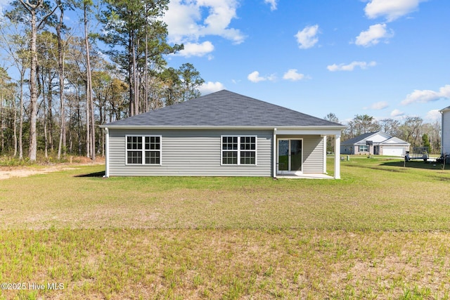 409 King Creek Dr, Havelock, NC 28532 - back of property with a yard