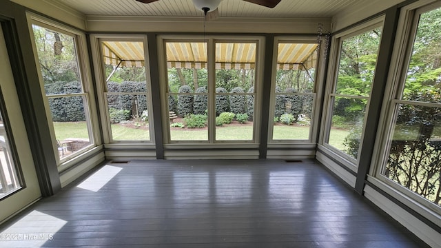 112 Reynard Path, Clinton, NC 28328 - unfurnished sunroom featuring a ceiling fan and visible vents