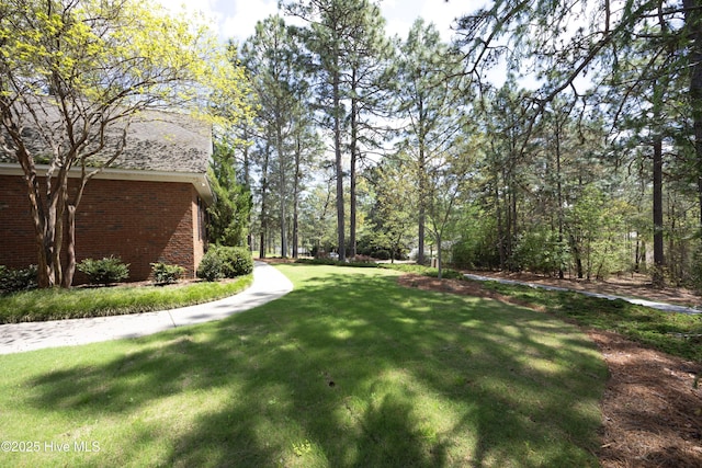 995 Monticello Dr, Pinehurst, NC 28374 - view of grassy yard