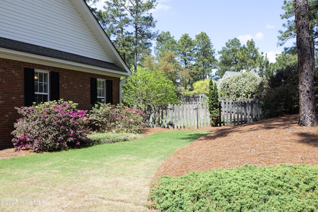 995 Monticello Dr, Pinehurst, NC 28374 - view of yard