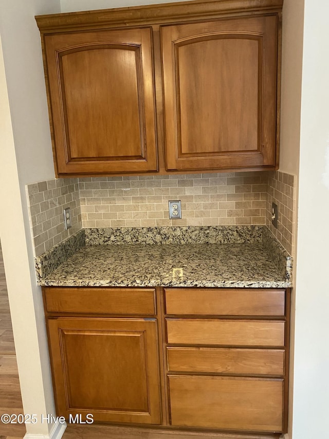 room details with tasteful backsplash