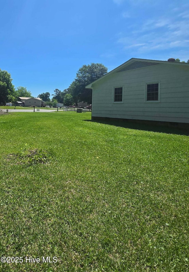 100 Knight Pl, Jacksonville, NC 28546 - view of grassy yard