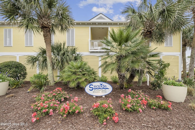 view of front of property