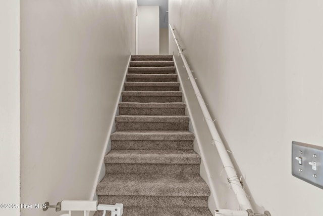 213 Spruce Ct, Jacksonville, NC 28546 - view of stairway