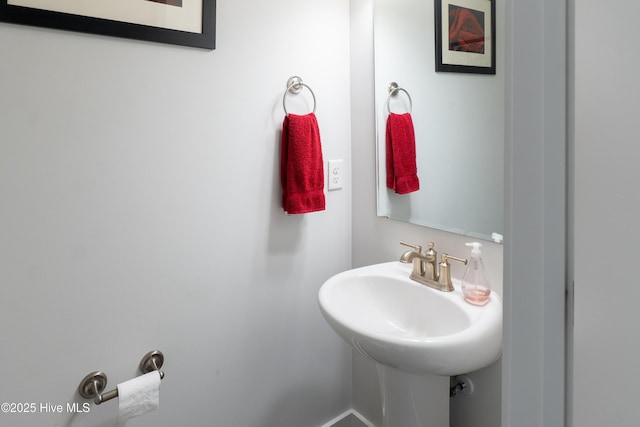 555 Heartwood Dr, Leland, NC 28479 - bathroom featuring a sink