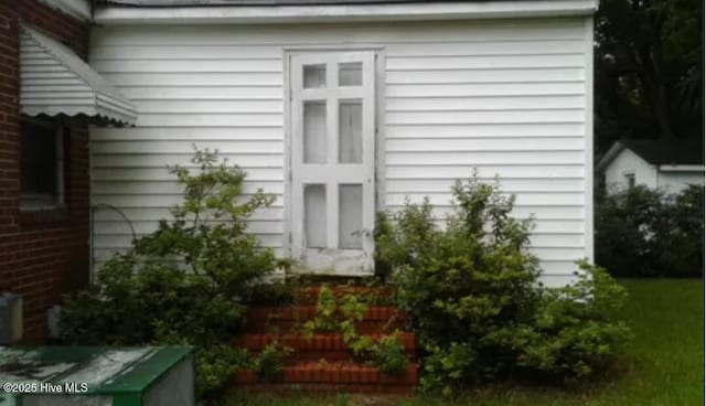 view of side of home