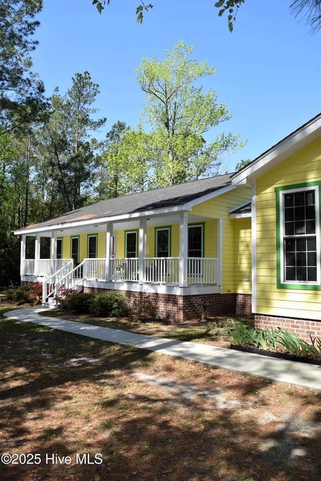 view of front of house with a porch