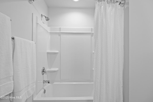 7351 Bellacroft Dr, Leland, NC 28451 - full bath with shower / bath combo with shower curtain