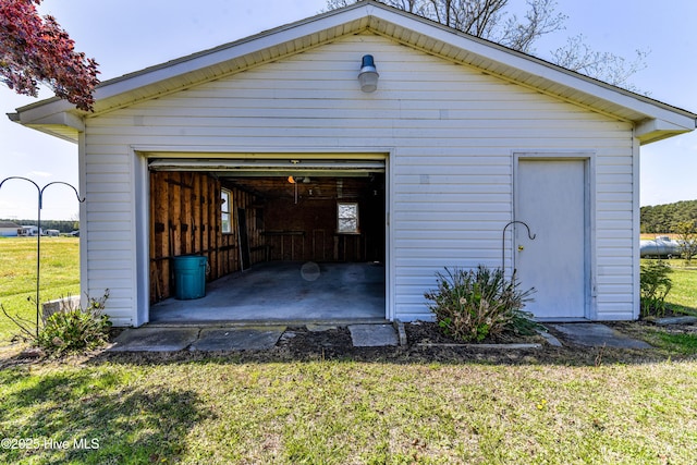 view of detached garage
