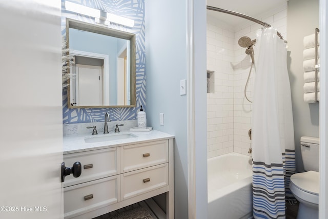 231 Sand Piper Dr, North Topsail Beach, NC 28460 - full bath with shower / bath combination with curtain and vanity