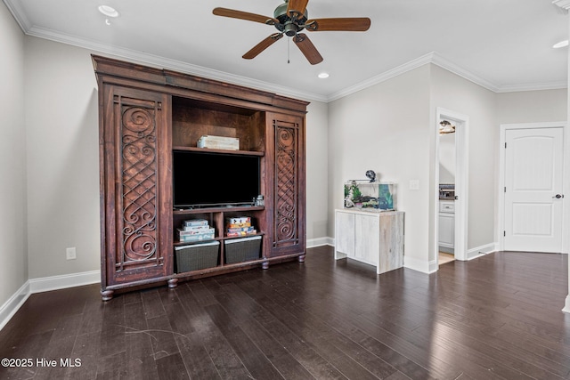 living room featuring wood finished floors, ceiling fan, baseboards, and recessed lighting