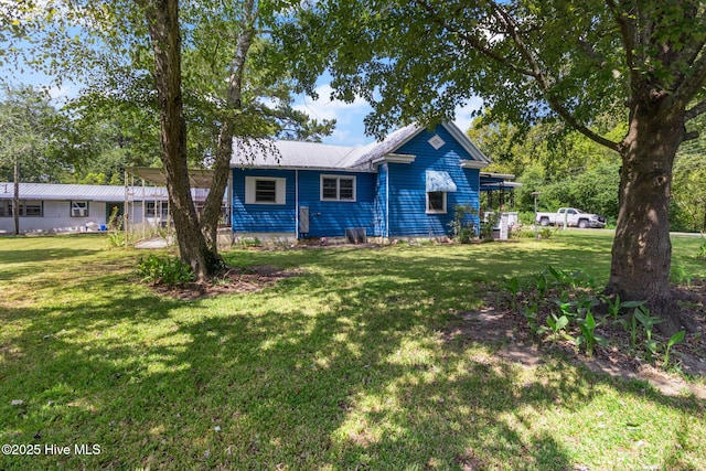 104 W Trent St, Trenton, NC 28585 - ranch-style home with a front lawn