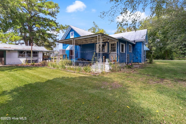 104 W Trent St, Trenton, NC 28585 - back of property featuring a lawn