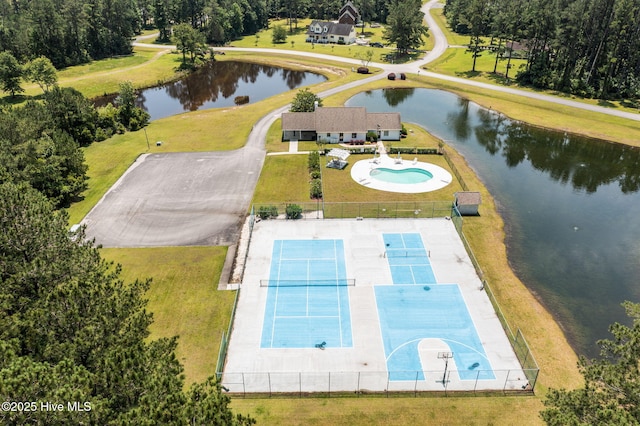 210 Sumter Ct, Havelock, NC 28532 - aerial view of a pool and a large body of water