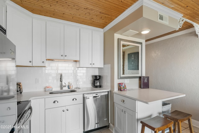 kitchen featuring stainless steel appliances, wood ceiling, decorative backsplash, a sink, and a textured wall
