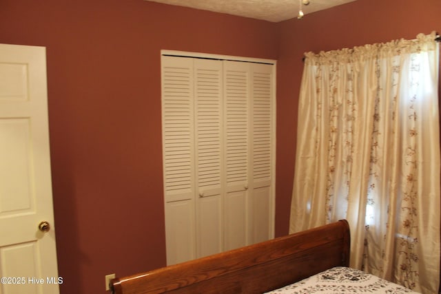 bedroom with a closet