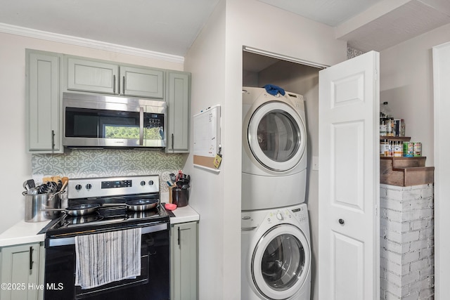 907 Bonham Ave, Wilmington, NC 28403 - laundry room with stacked washer / dryer and laundry area
