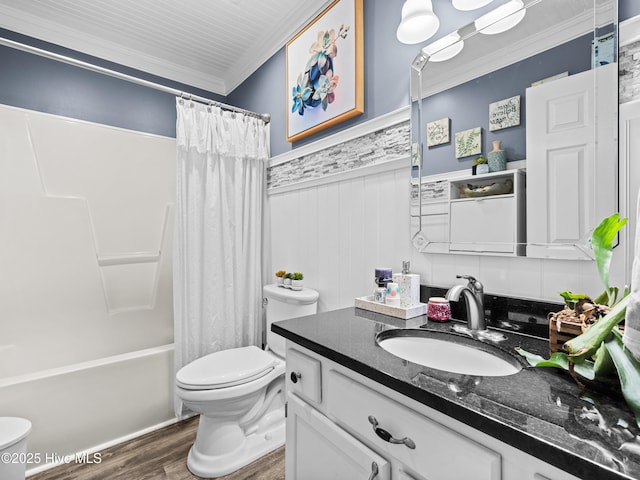 433 Dion Dr, Hubert, NC 28539 - bathroom featuring vanity, wainscoting, wood finished floors, and toilet