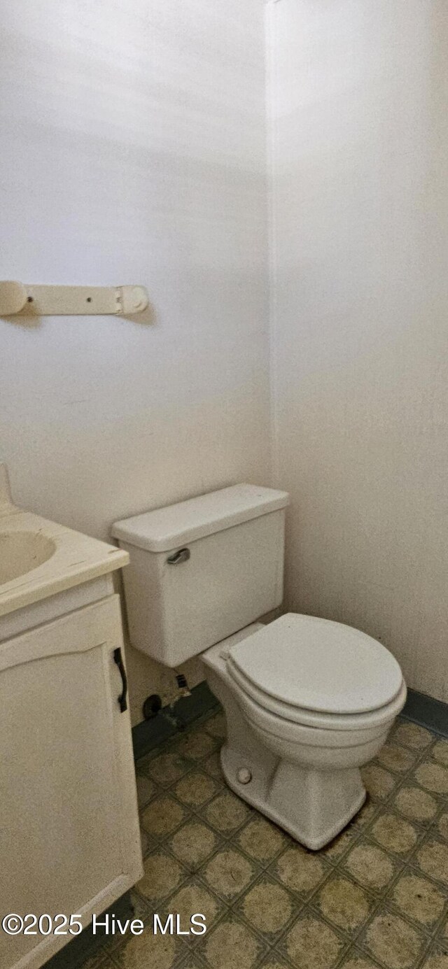 101 Oakland Blvd, Clinton, NC 28328 - bathroom featuring vanity and toilet