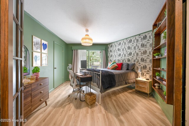 40 Inverness Rd, Pinehurst, NC 28374 - bedroom with light wood-type flooring and ornamental molding