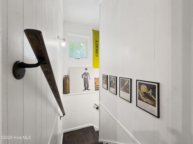 40 Inverness Rd, Pinehurst, NC 28374 - stairs with a decorative wall