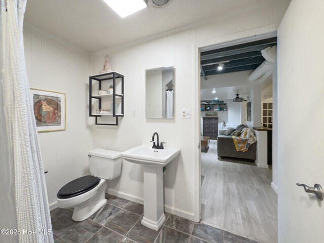 40 Inverness Rd, Pinehurst, NC 28374 - full bathroom with toilet and crown molding