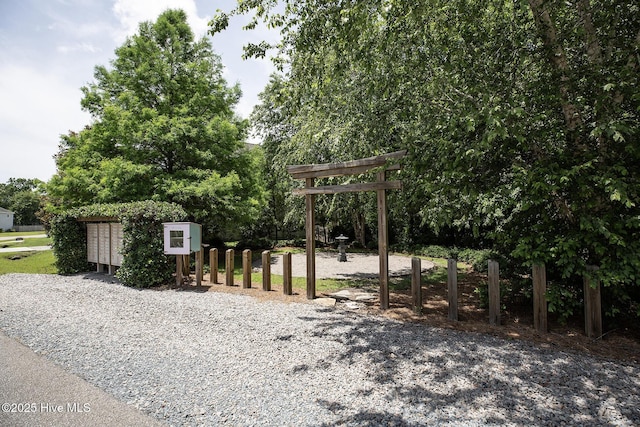 6509 Fawn Settle Dr, Wilmington, NC 28409 - view of yard with mail area