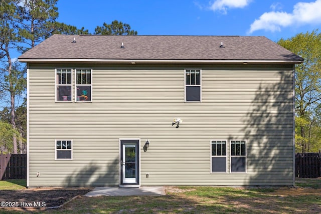 259 Luther Banks Rd, Richlands, NC 28574 - rear view of house featuring fence