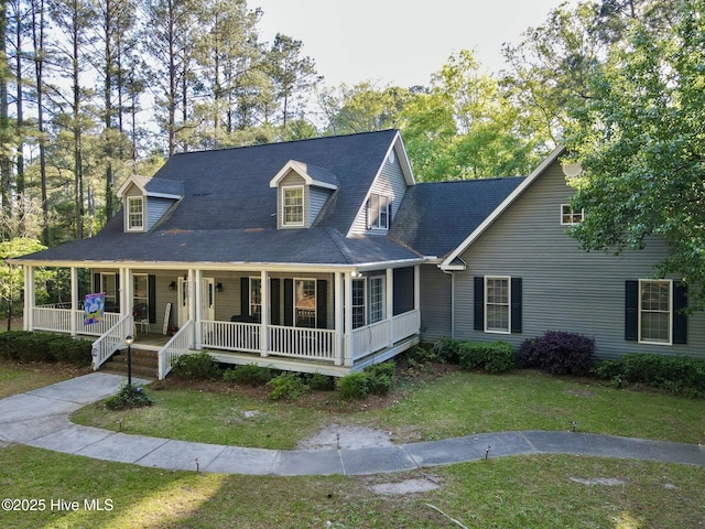 view of front facade featuring a porch and a front yard