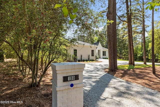 view of front of property featuring driveway